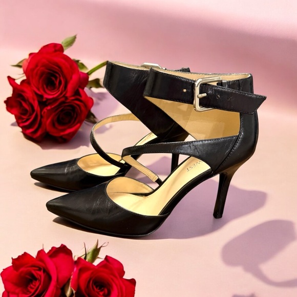 Nine West Mezmerizo black / silver  size 7 leather ankle strap heel pointed toe. - Picture 2 of 7